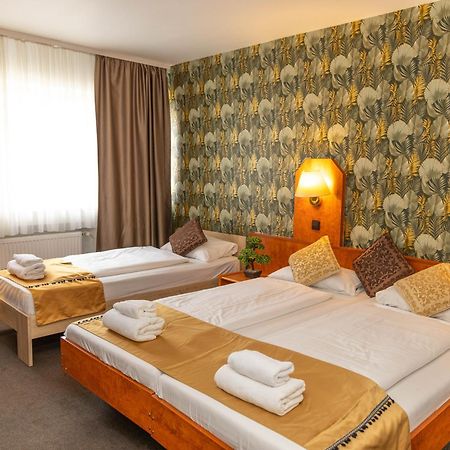 Hotel Rossija Frankfurt am Main Buitenkant foto