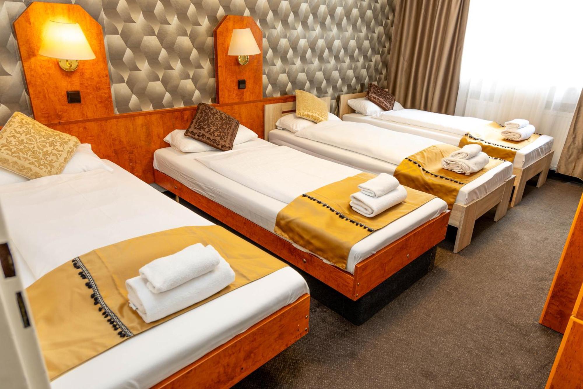 Hotel Rossija Frankfurt am Main Buitenkant foto