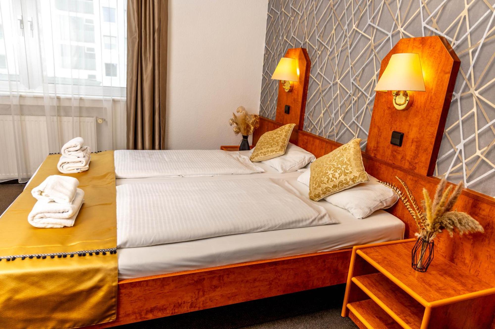 Hotel Rossija Frankfurt am Main Buitenkant foto