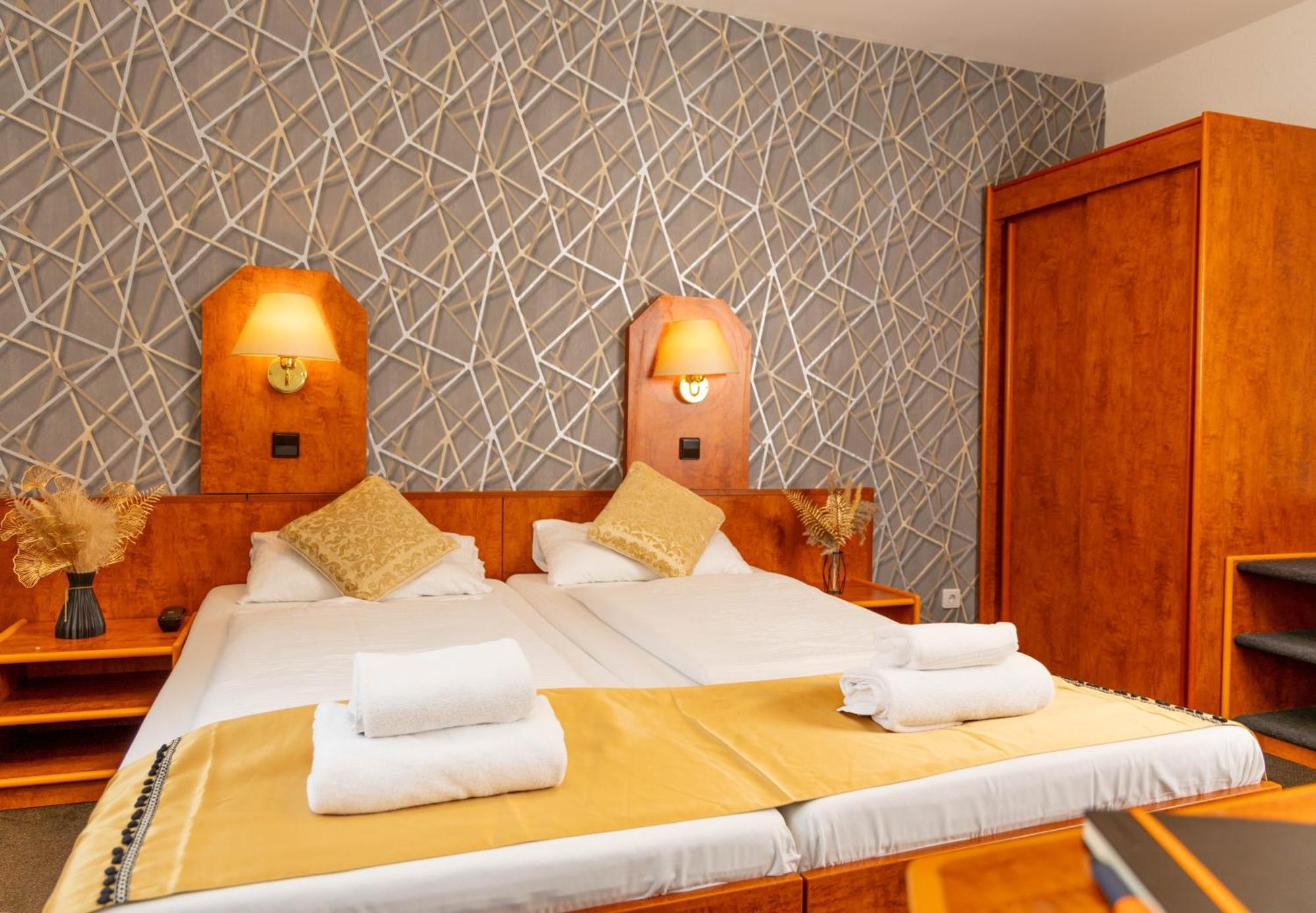 Hotel Rossija Frankfurt am Main Buitenkant foto