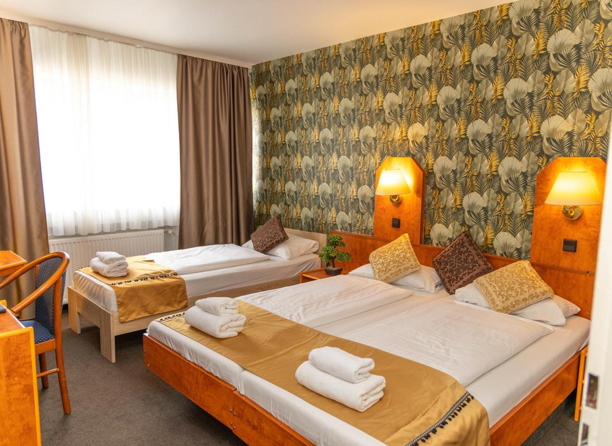 Hotel Rossija Frankfurt am Main Buitenkant foto