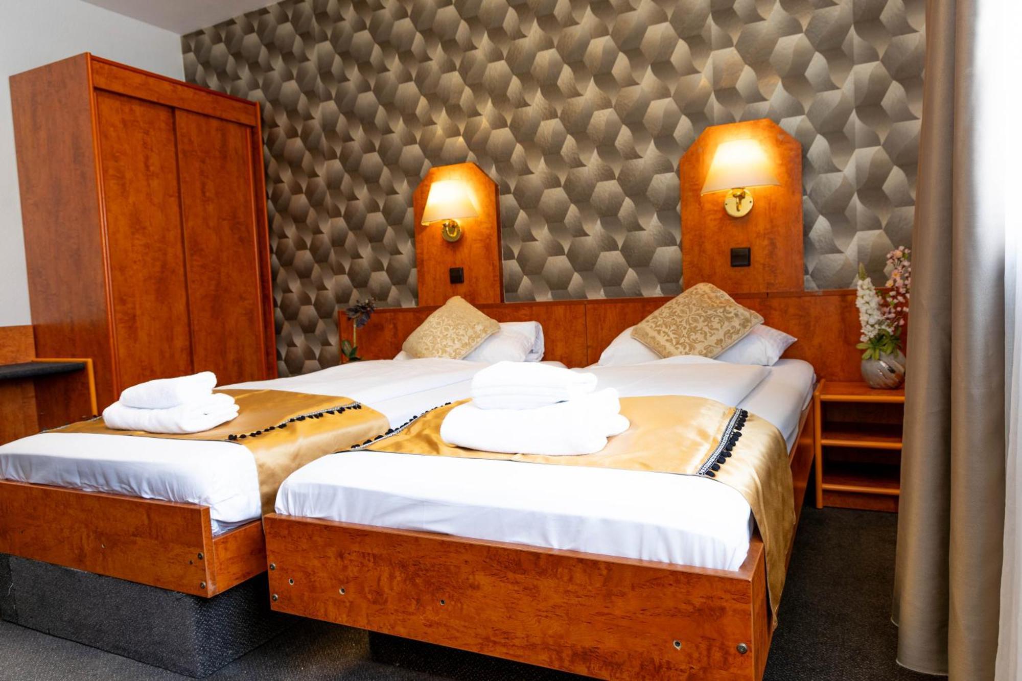Hotel Rossija Frankfurt am Main Buitenkant foto