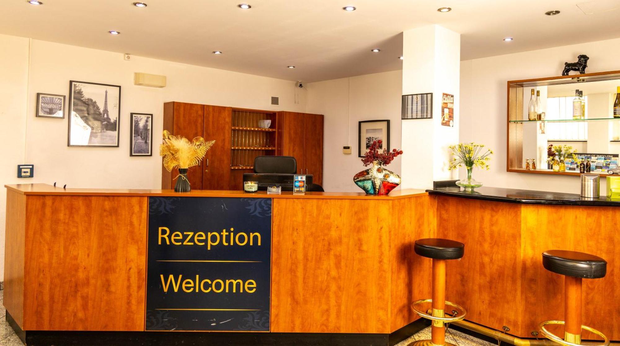 Hotel Rossija Frankfurt am Main Buitenkant foto